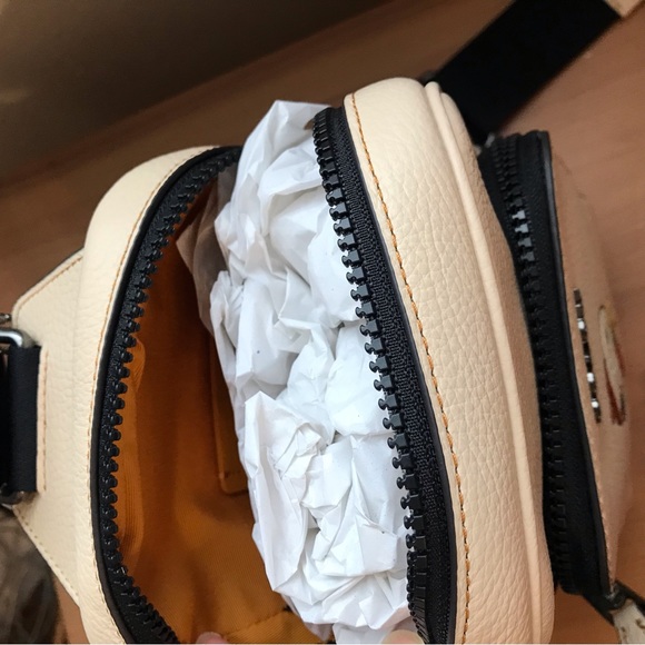 🐶 Coach X Peanuts Track Pack 14 With Snoopy Motif - Picture 11 of 13